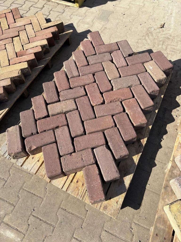 Partij keiformaat klinkers – 40 m² beschikbaar, Niet ingevuld, Gebruikt, 10 m² of meer, Niet ingevuld
