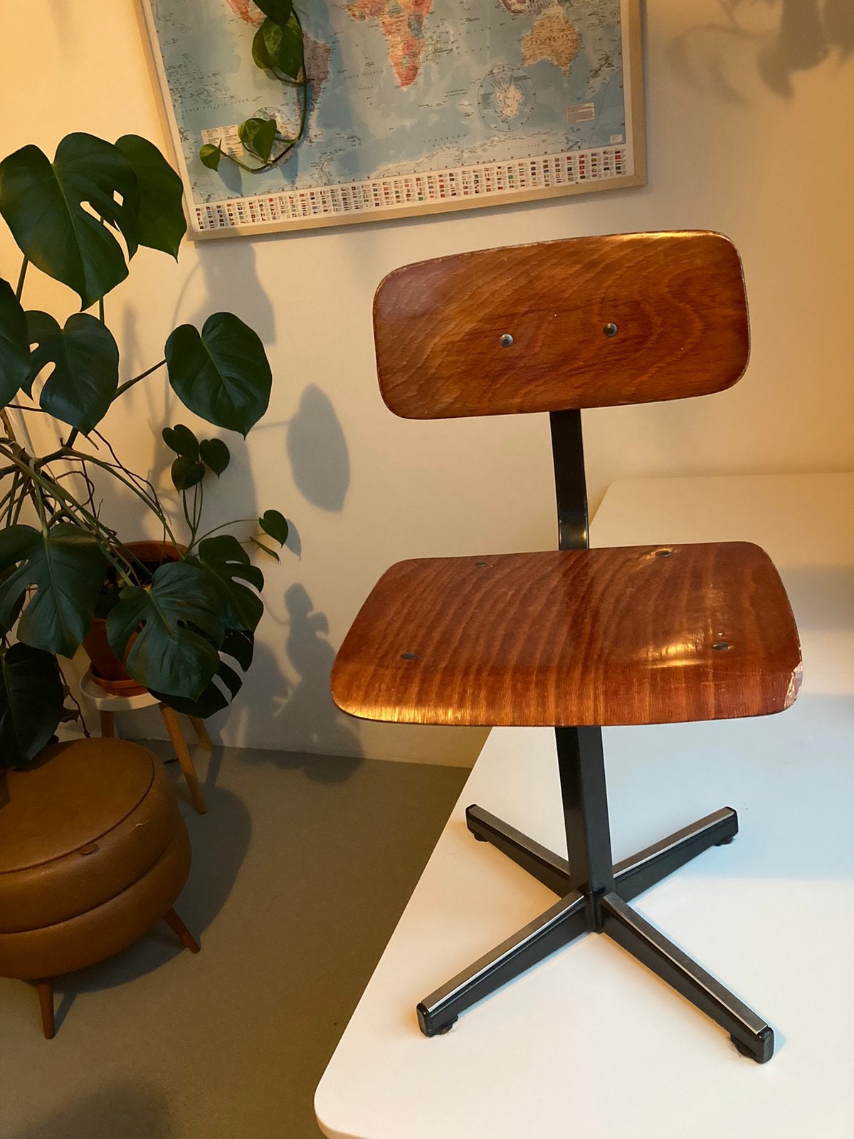 3 vintage industriële kinderstoelen bruin/zwart Marko, Ophalen