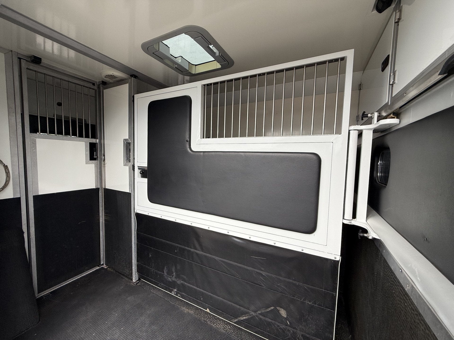 Renault Master | HORSETRUCK | STX | STALLION 3XL | 2014 | HE, Weduwestraat 12
4884MV  WERNHOUT, NL, Paardenwagentje NL | MVV HORSETRUCKS