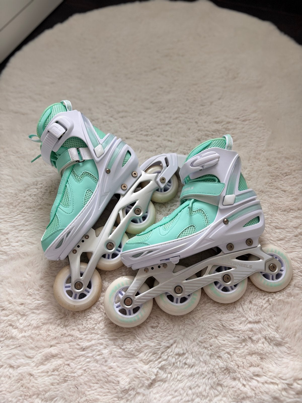 Verstelbare skeelers, Sport en Fitness, Skeelers, Verstelbaar, Dames, Zo goed als nieuw, Inline skates 4 wielen
