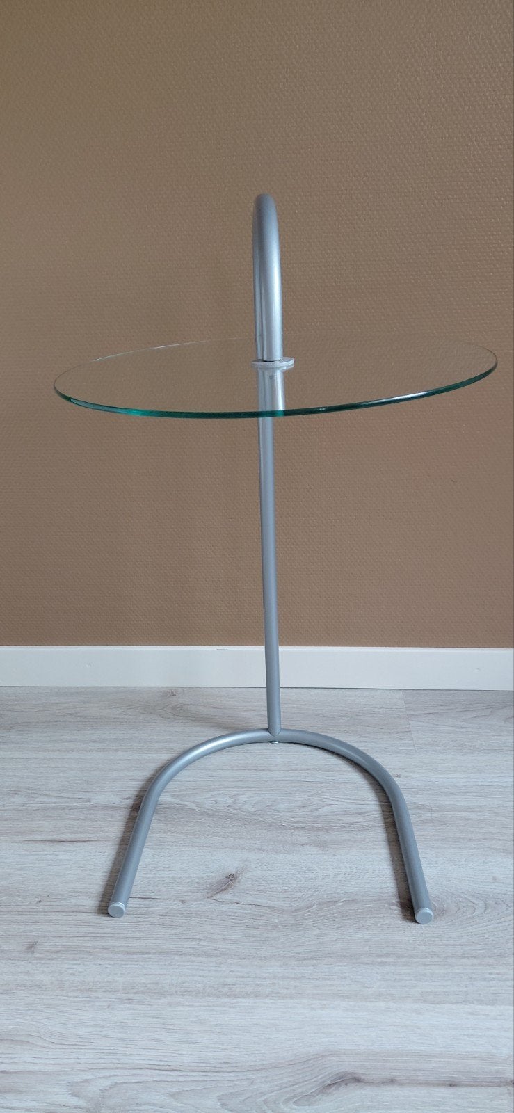 IKEA Glazen Bijzettafel / Laptoptafel (Zilver Frame), Ophalen, Rond, Glas, Minder dan 55 cm
