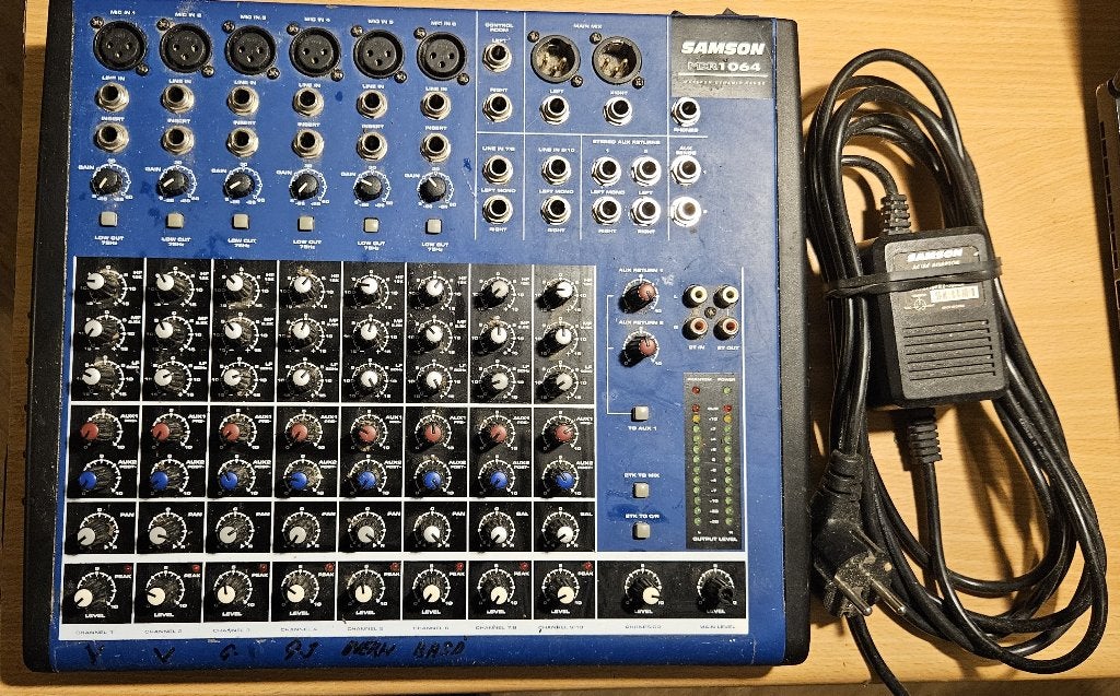 Samson MDR1064 mixer, Ophalen of Verzenden, Gebruikt, 5 tot 10 kanalen, Microfooningang