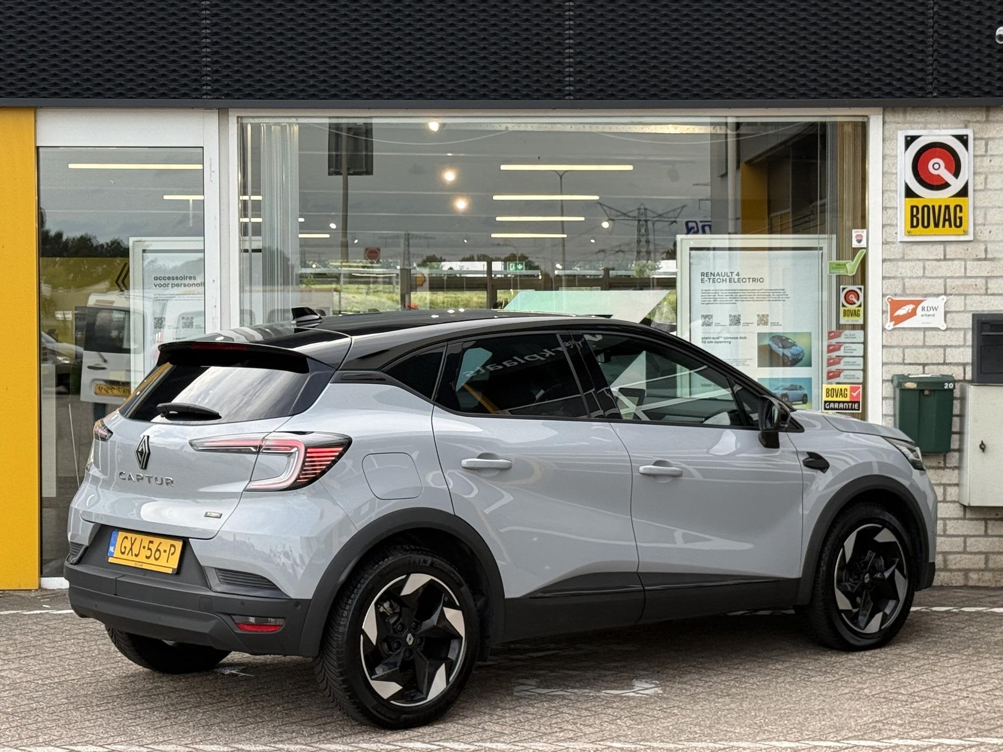 Renault Captur 1.6 E-Tech full hybrid 145 techno | NAP | Eer, 1345 kg, Gebruikt, Leder en Stof, Origineel Nederlands