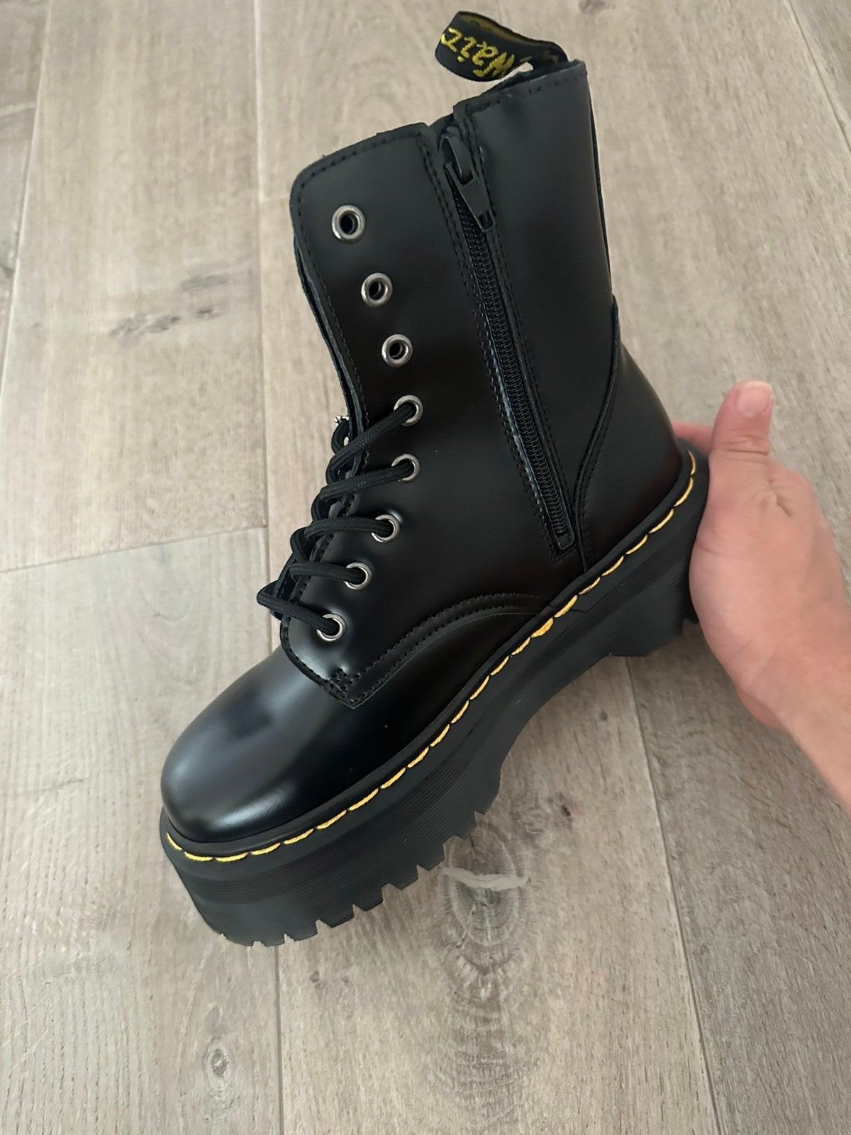 Dr Martens, Ophalen, Zo goed als nieuw, Zwart