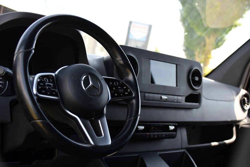 Mercedes-Benz Sprinter 319 V6 3.0 CDI L2H2 Black Edition Cam, Automaat, Gebruikt, 190 pk, Bedrijf