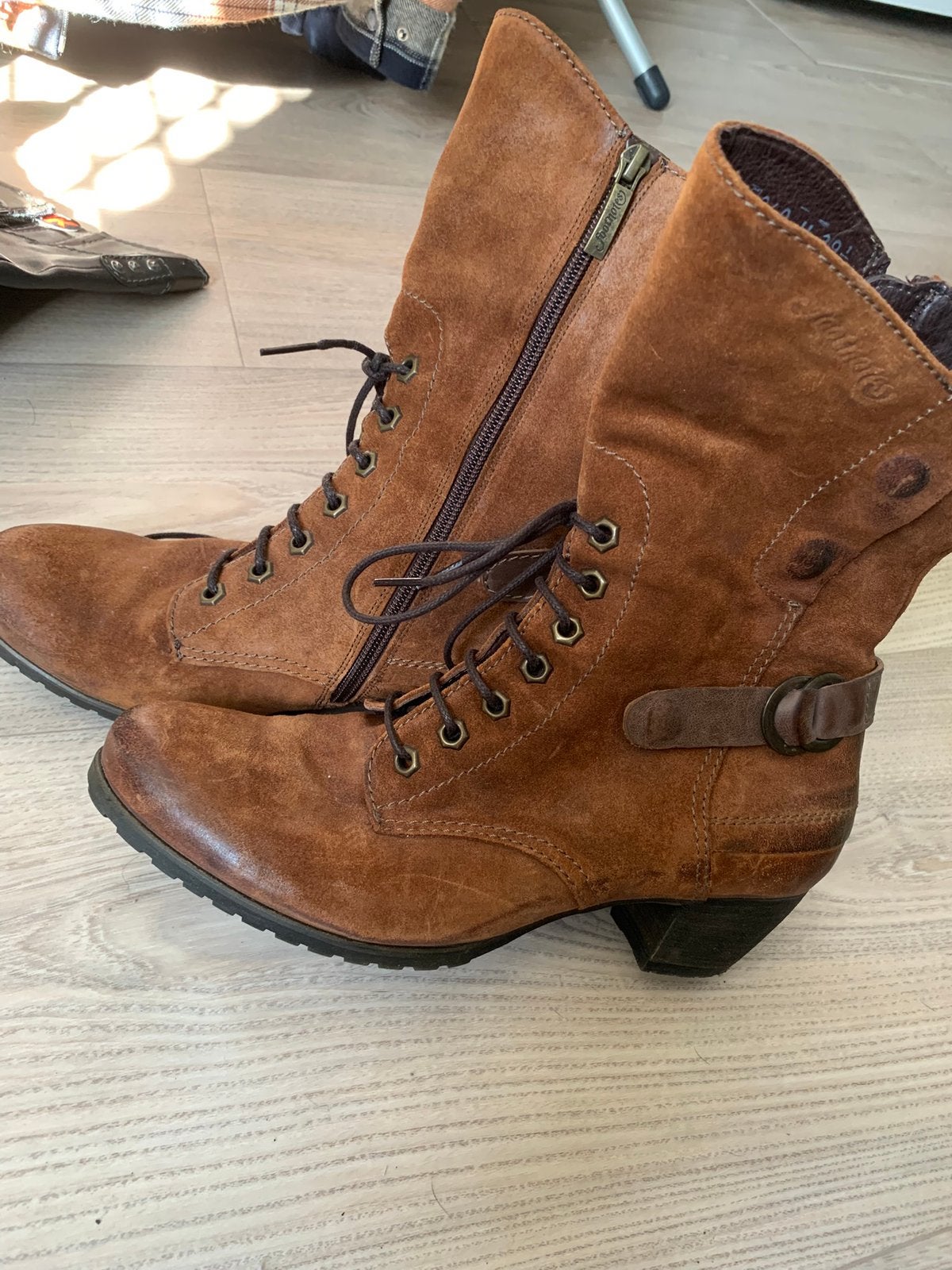 Dames laarsjes, Ophalen of Verzenden, Zo goed als nieuw, Overige kleuren
