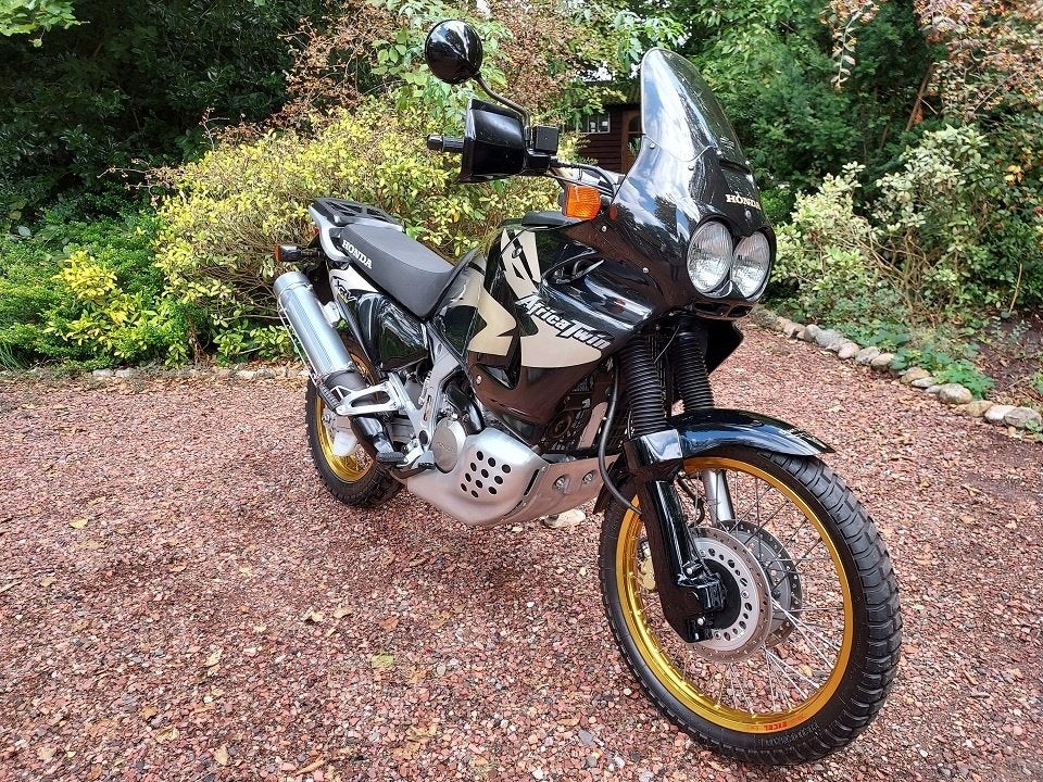 Honda XRV 750 Africa Twin Bj`2000 Zwart MAAR 2219 Km NIEUW.!, Motoren, 750 cc, 2 cilinders, Nieuw, Bedrijf