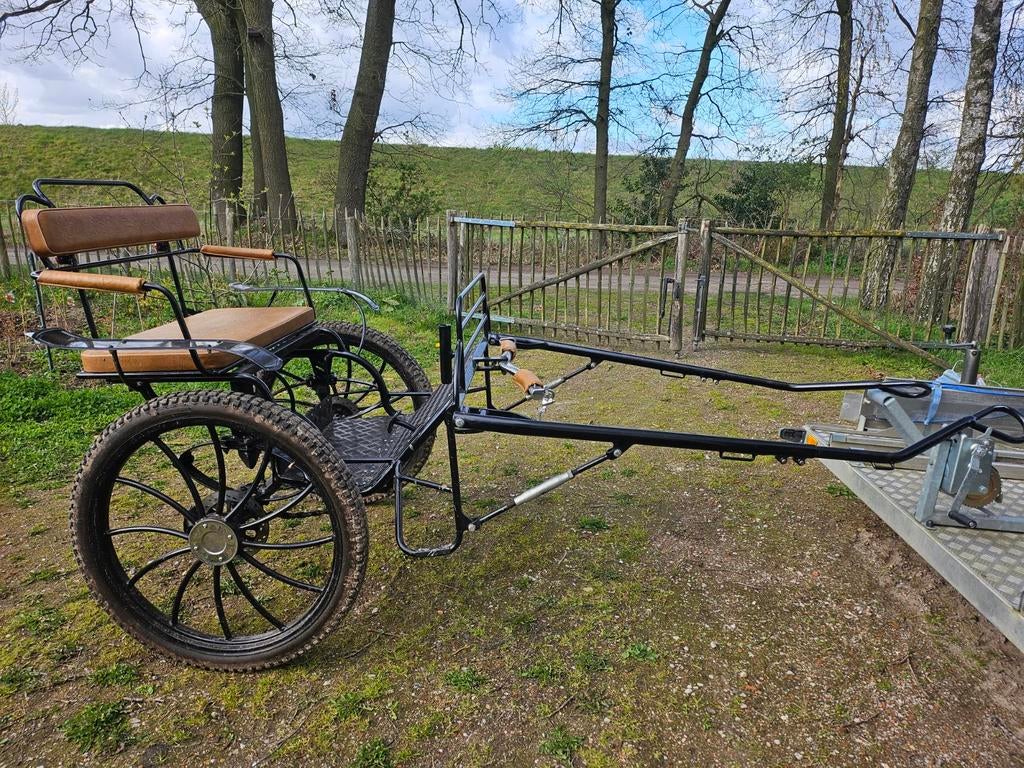 Kutzmann tweewieler, Sulky, Dieren en Toebehoren, Rijtuigen en Koetsen, Zo goed als nieuw, Pony