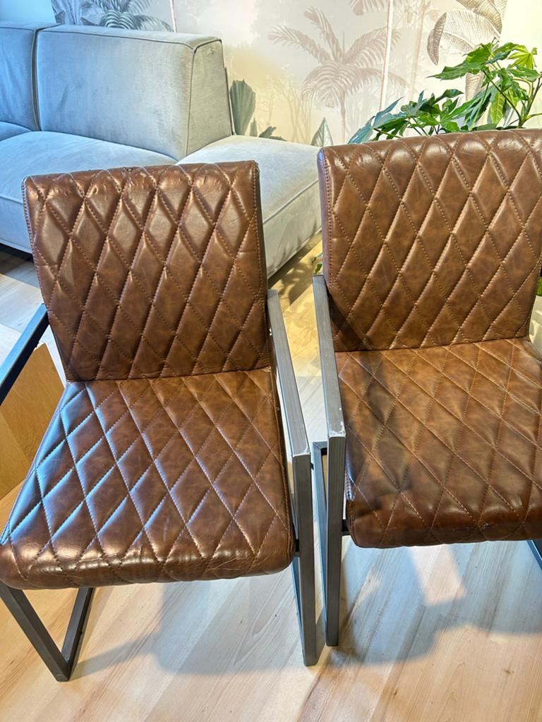 4x Bruine leren eetkamerstoelen met lichte beschadiging, Huis en Inrichting, Stoelen, Gebruikt, Twee, Bruin, Leer