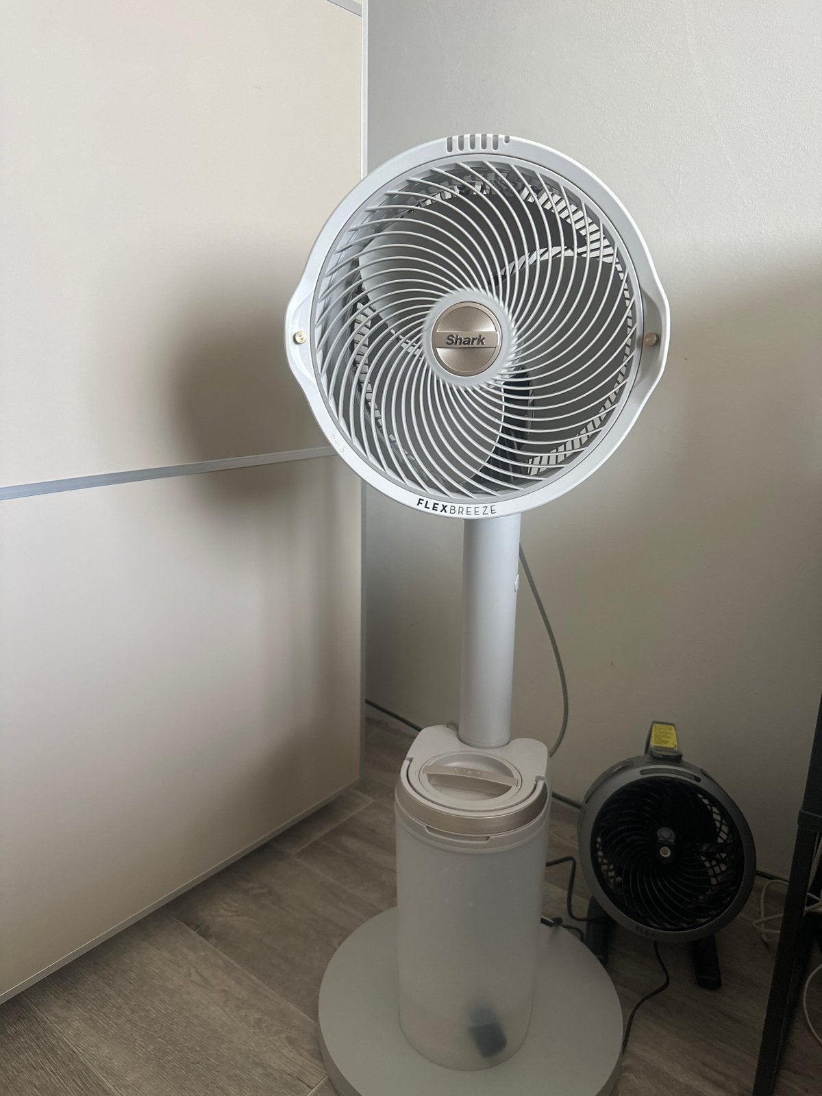 Shark FlexBreeze Ventilator met vernevelaar, Ophalen, Nieuw, Statiefventilator