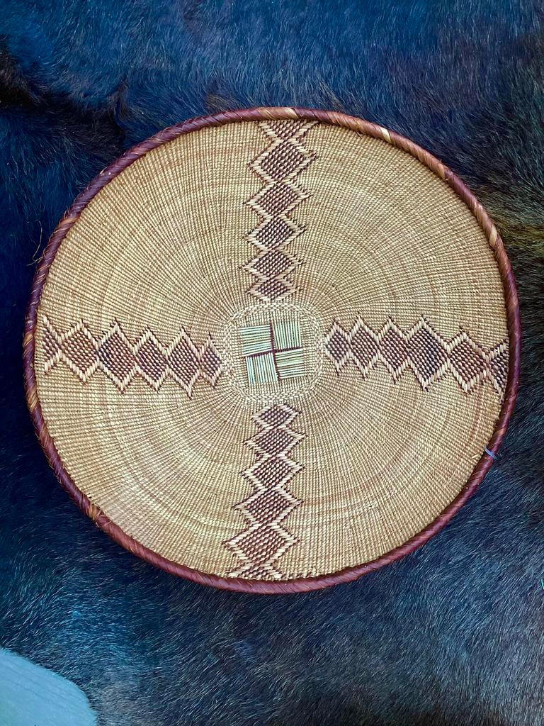 Prachtige unieke originele Tonga mand ong 45cm handgemaakt, Huis en Inrichting, Woonaccessoires | Schalen en Manden, Zo goed als nieuw