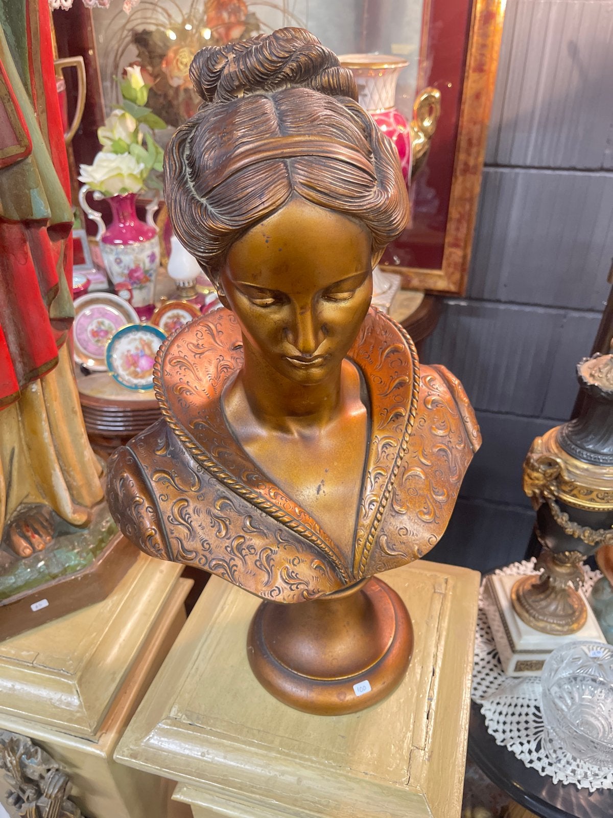 Bronzen Buste van Vrouw - Klassiek Decoratief Beeld, Antiek en Kunst, Buste, Ophalen of Verzenden, 20 - 50 cm, Bruin