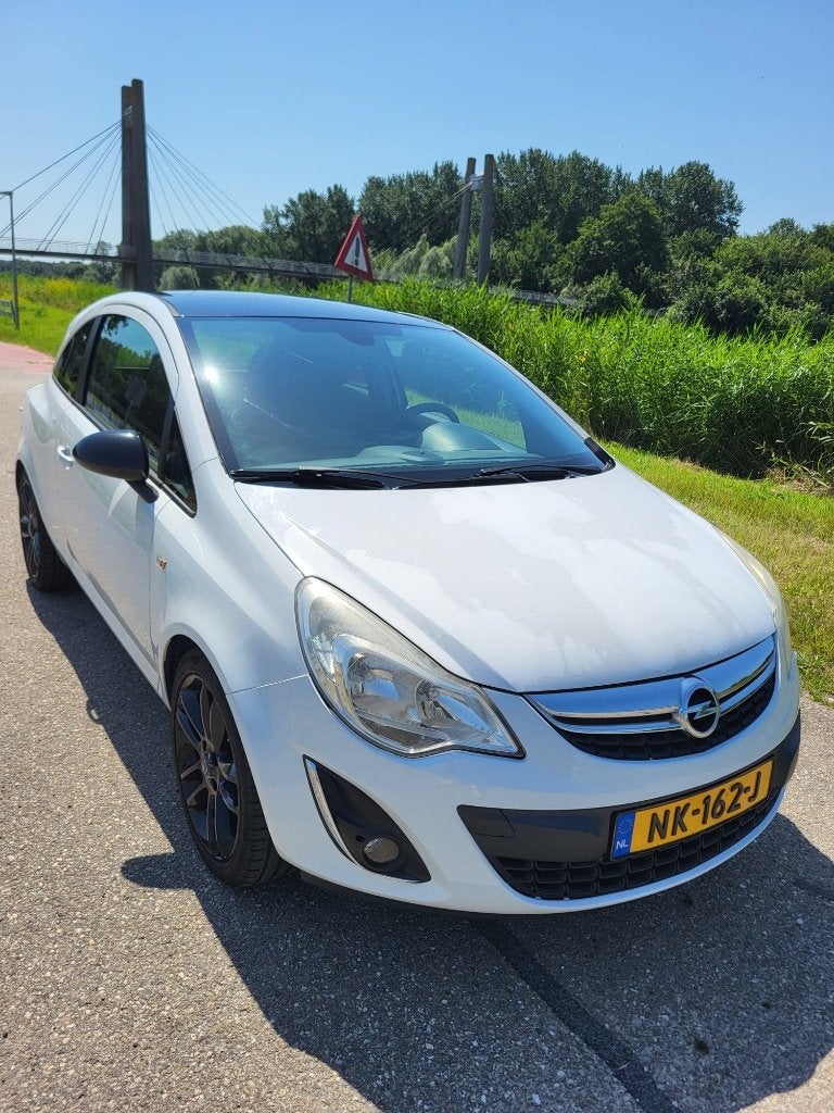 Opel Corsa 1.4 64KW 3D 2013 Wit, Voorwielaandrijving, Stof, Handgeschakeld, 19 km/l