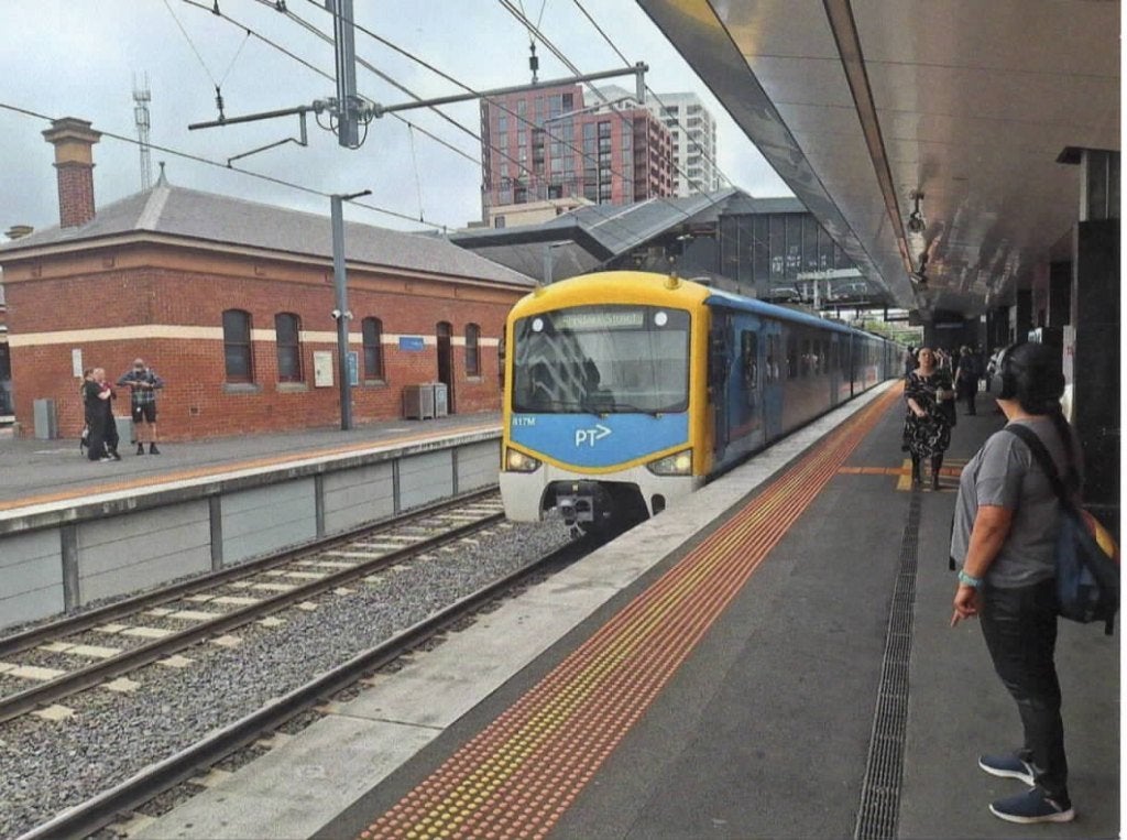 Foto station Melbourne Footscray met treinstel Australië, Verzamelen, Spoorwegen en Tramwegen, Ophalen of Verzenden, Nieuw, Trein