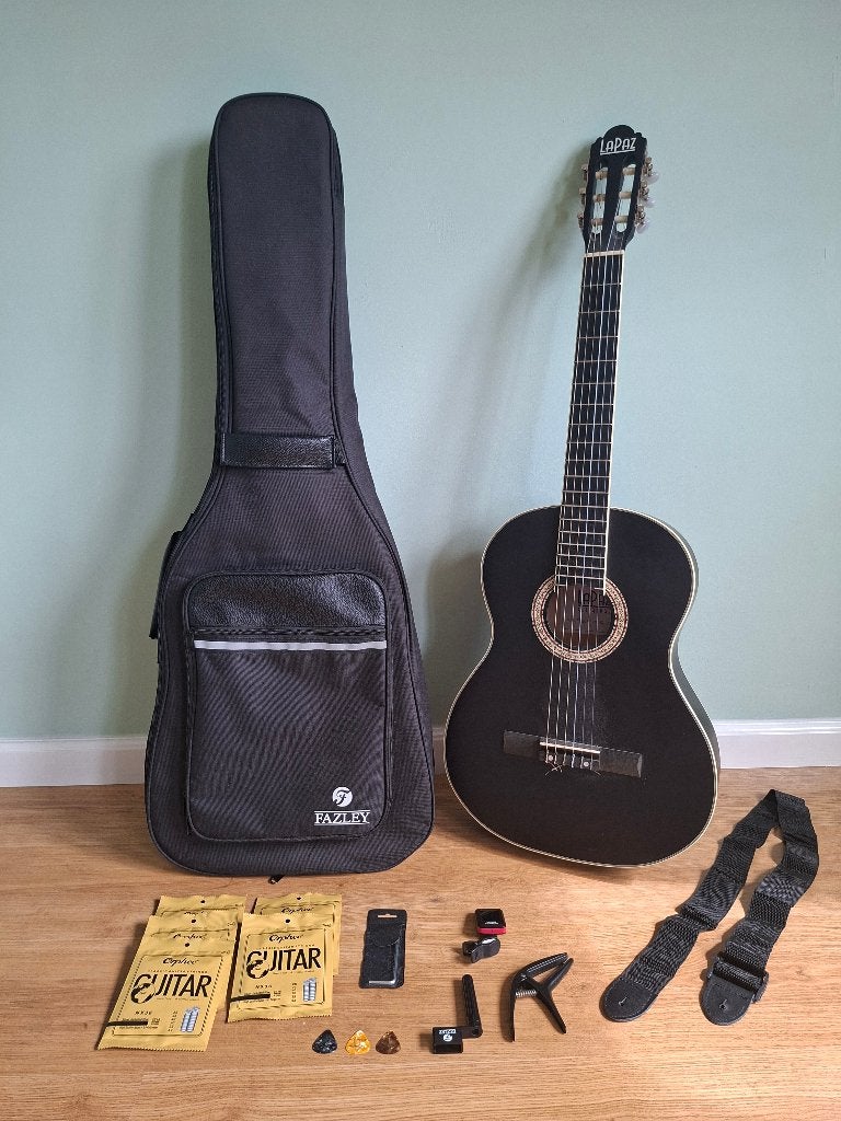 Te Koop: Klassieke gitaar matzwart (Complete set!) LaPaz, Muziek en Instrumenten, Snaarinstrumenten | Gitaren | Akoestisch, Ophalen