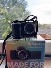 Sony ZV-E10 Vlogging Camera (Body Only), Audio, Tv en Foto, Fotocamera's Digitaal, Ophalen, Kantelbaar/draaibaar scherm, Draagriem