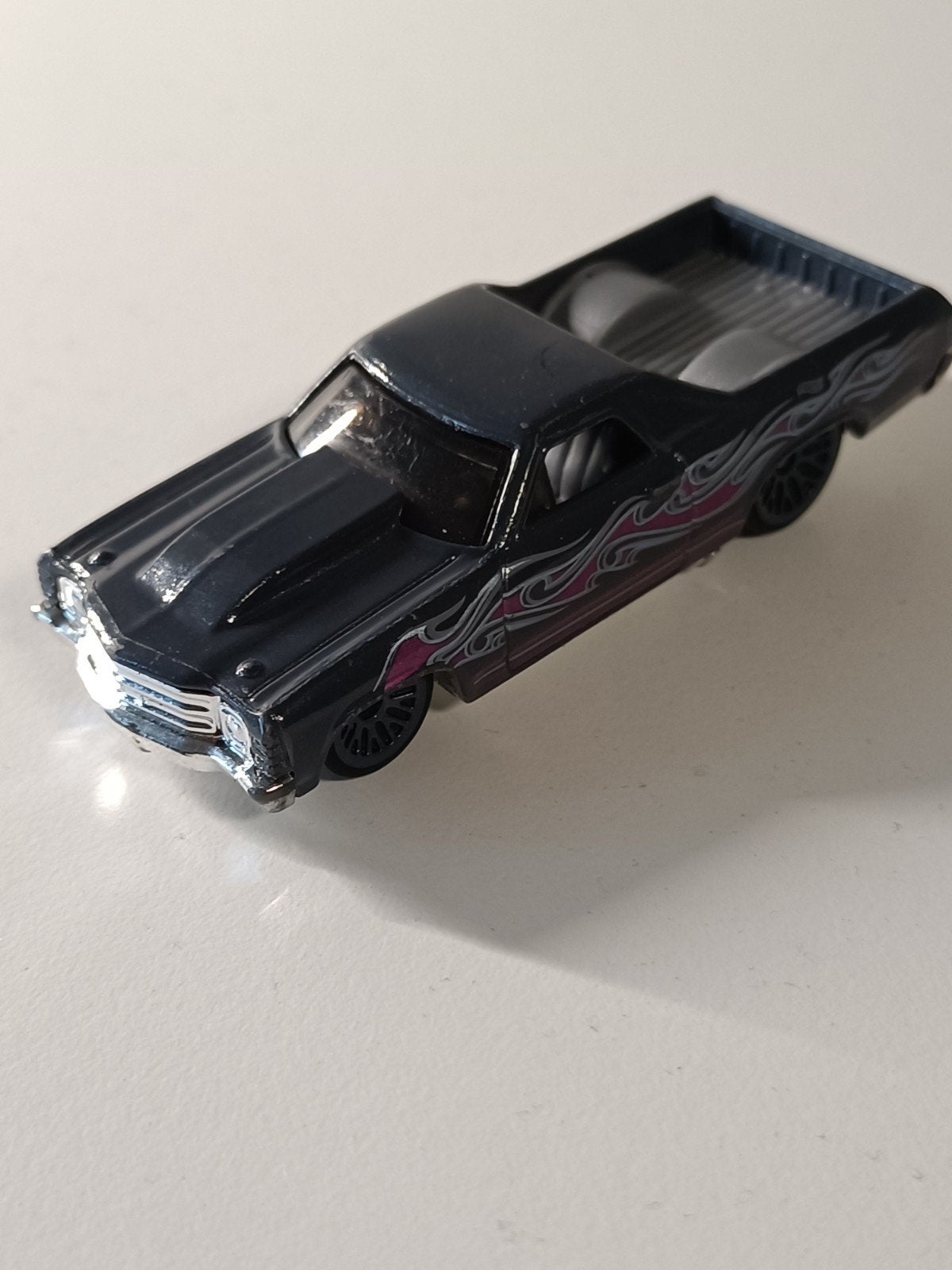 Hot Wheels El Camino - Zwart met vlammen, Ophalen of Verzenden, Zo goed als nieuw, Auto