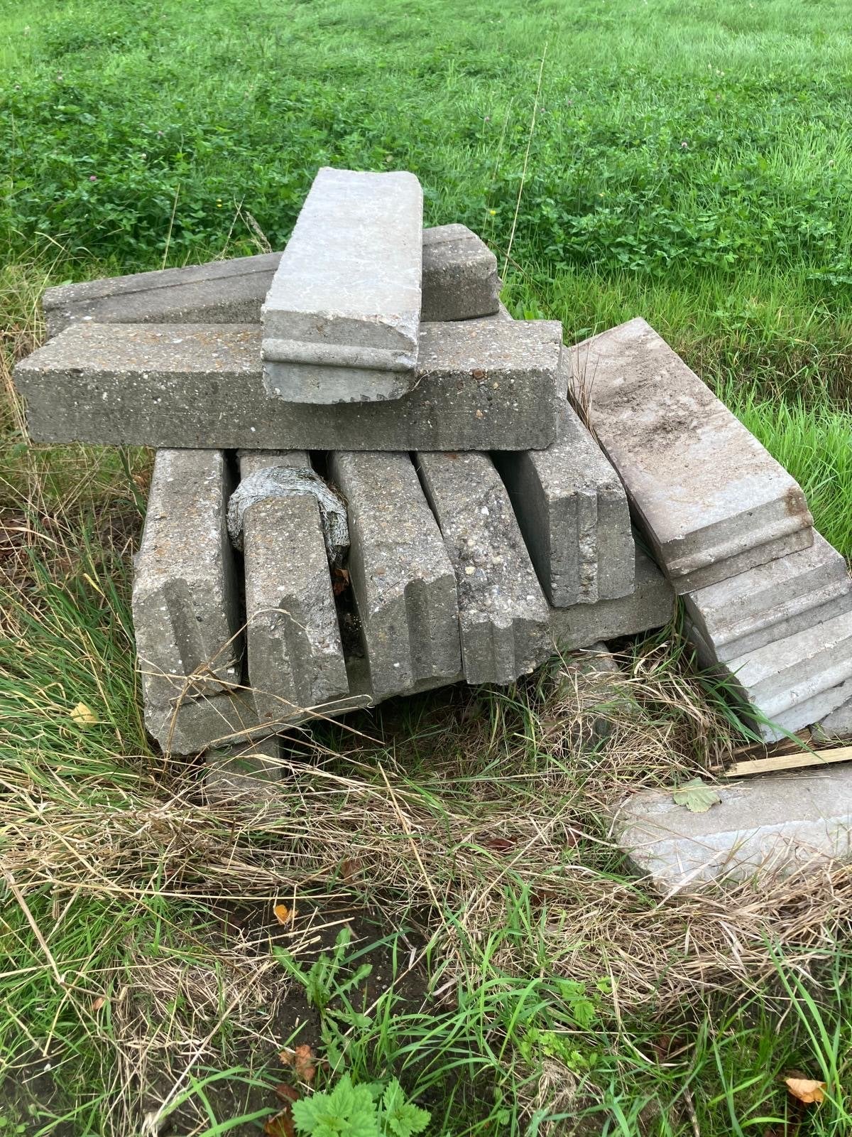 Gebruikte betonnen stapelblokken/randstenen 17 meter, Tuin en Terras, Ophalen, Gebruikt, Beton, Overige typen