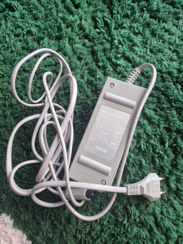 Originele Nintendo Wii Voeding RVL-002(EUR), Ophalen of Verzenden, Gebruikt, Wii, Oplader of Kabel