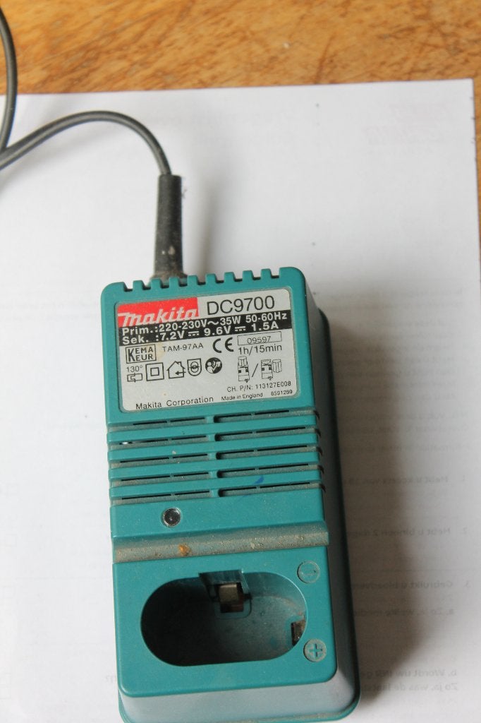Foto 4 van gereedschap acculader Makita DC9700