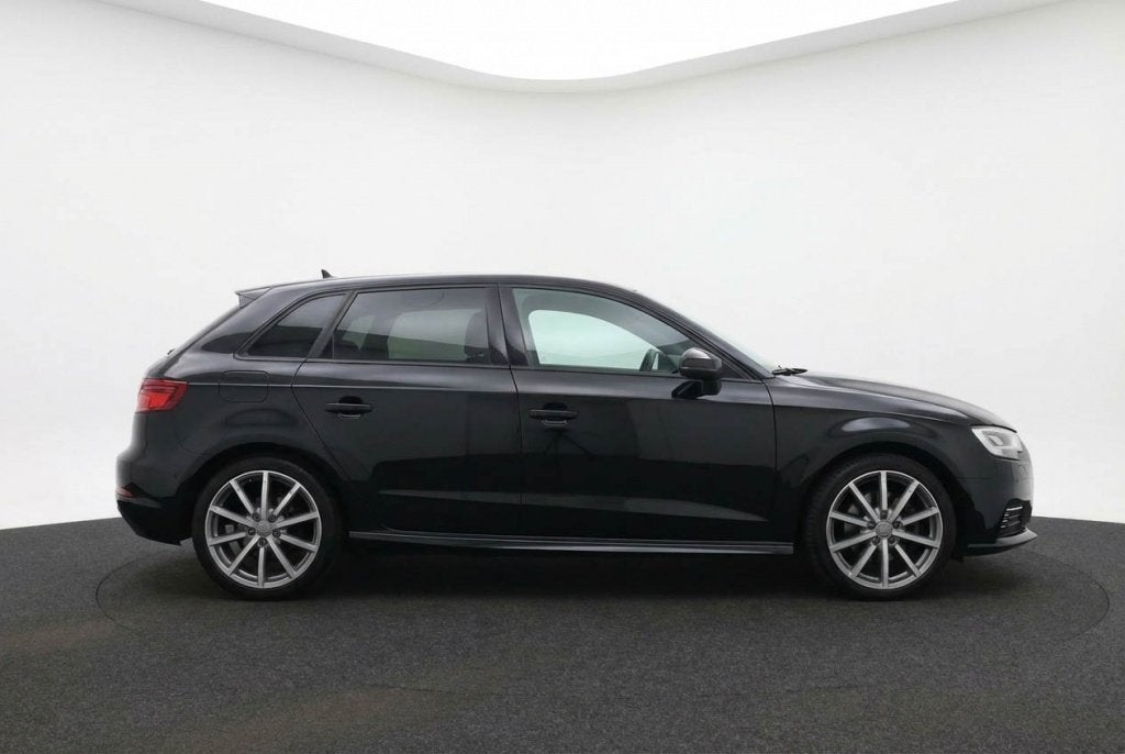 Audi A3 Sportback 40 e-tron PHEV S Line 204PK l Keyless l St, Auto's, Gebruikt, Zwart, Plug-in hybride, Geïmporteerd
