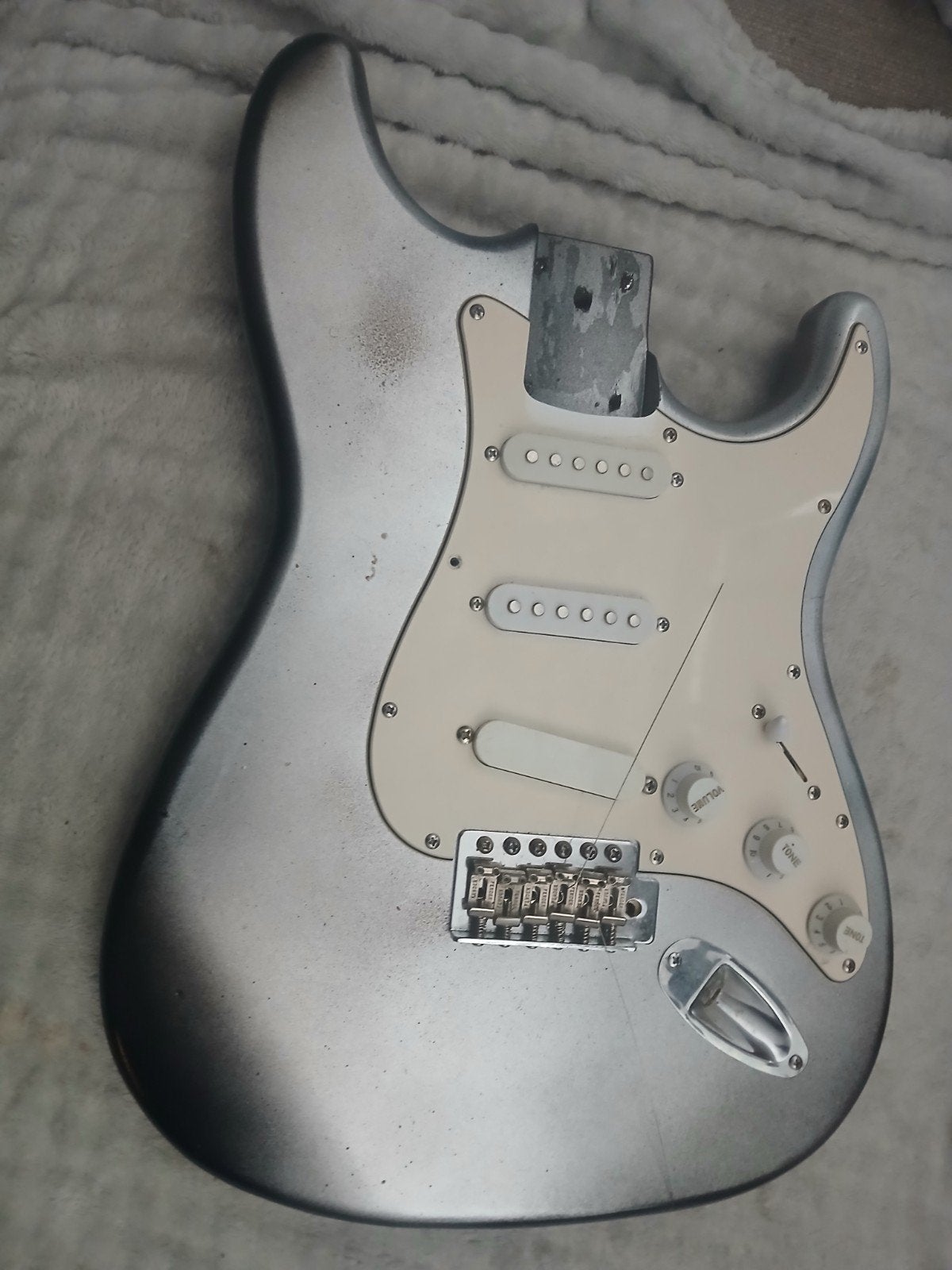 Loaded Gitaar Body - Zilver/Zwart Stratocaster Stijl, Muziek en Instrumenten, Ophalen of Verzenden, Gebruikt, Elektrische gitaar