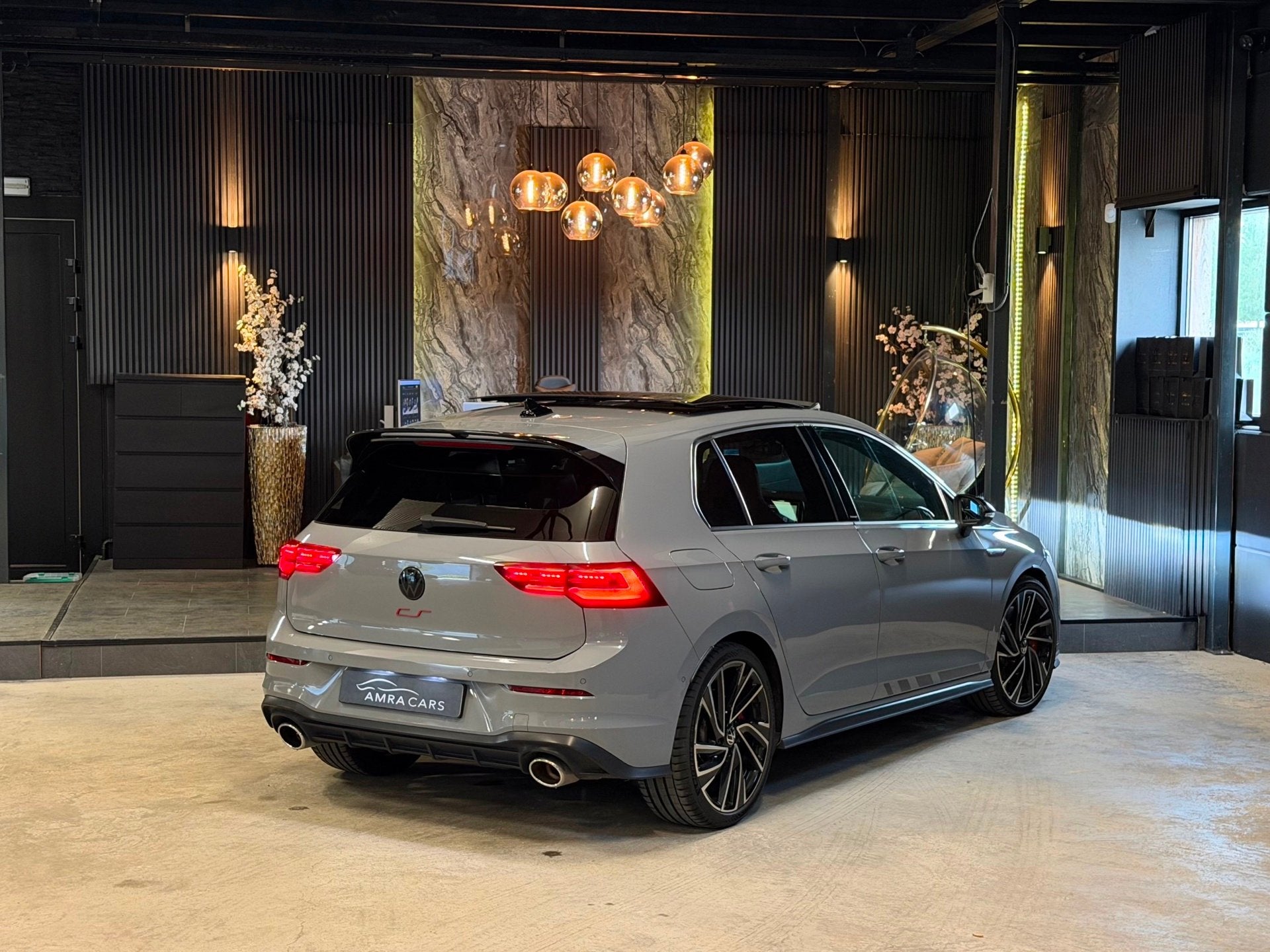 Foto 2 van Volkswagen Golf 2.0 TSI CLUBSPORT|PANO|H&K|HUD|BOMVOL!