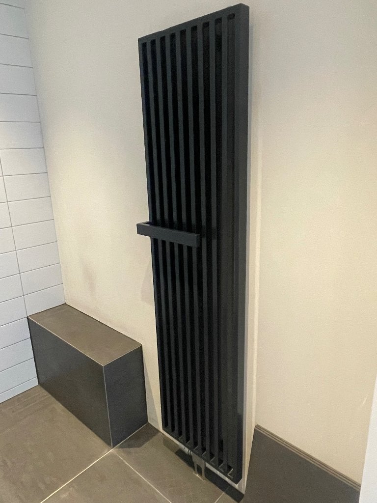 Radiator Vasco ARCHE PLUS VVL/VVR, Ophalen, Gebruikt, Radiator, Minder dan 60 cm