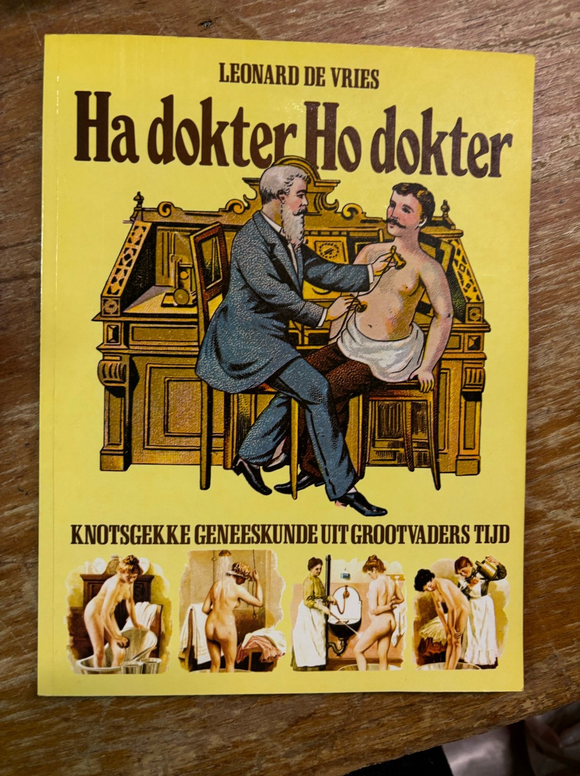 Ha dokter Ho dokter - Knotsgekke geneeskunde, Boeken, Ophalen of Verzenden, Gelezen, Overige typen