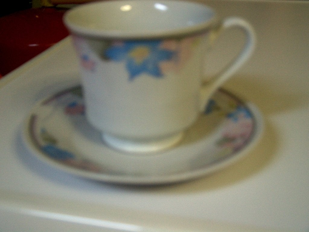 kop en schotel, Huis en Inrichting, Keuken | Servies, Ophalen of Verzenden, Aardewerk, Overige stijlen, Kop(pen) en/of Schotel(s)