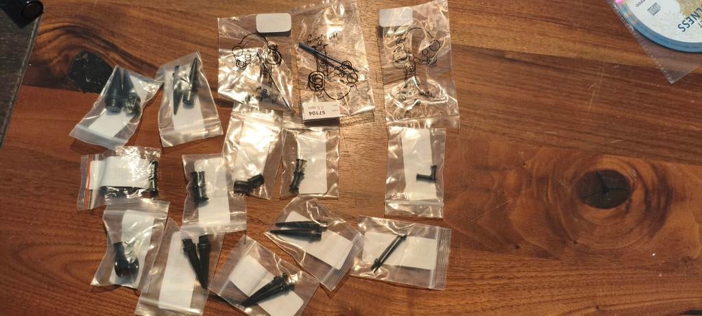 piercings set stretch nieuw met spikes, Ophalen of Verzenden, 1:35 tot 1:50