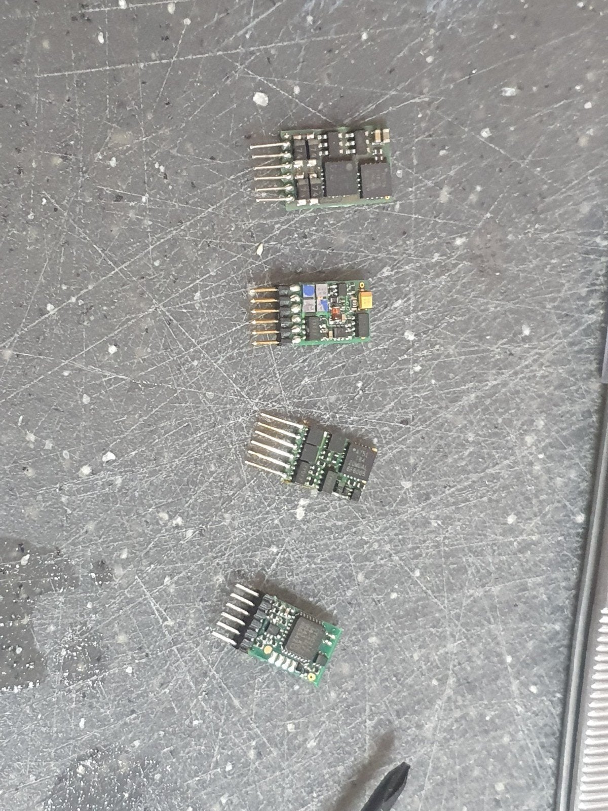 4 DCC Decoders met Nemstekker, Overige merken, Gelijkstroom, Ophalen of Verzenden, NS