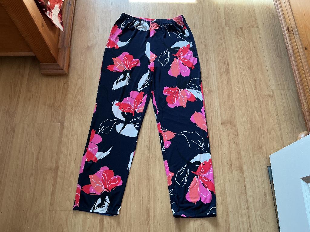 Fleurige travel broek van yoek. Maat s =38-40, Kleding | Dames, Maat 38/40 (M), Yoek, Ophalen of Verzenden, Zo goed als nieuw
