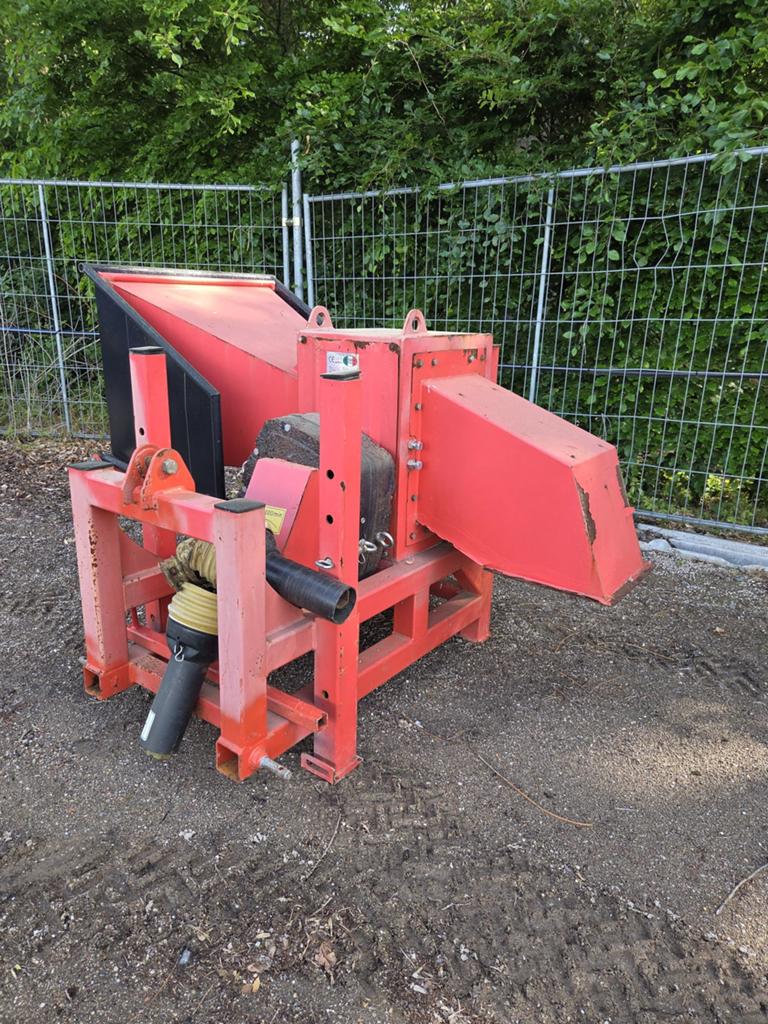 Houtknipper, Ophalen