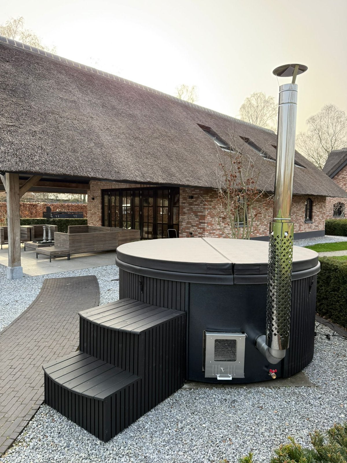 🔥hottub /Jacuzzi +GRATIS isolatiecover t.w.v. €400!, Ophalen of Verzenden, Zo goed als nieuw, Afdekzeil, Vast