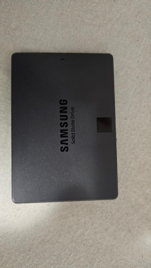 Te koop samsung 8tb ssd 870 QVO formaat 2,5 inch, Computers en Software, Harde schijven, Intern, Samsung SSD, Zo goed als nieuw