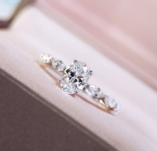 Elegante 925 sterling zilveren ring met ovale zirkoon, 18 tot 19, Nieuw, Ophalen of Verzenden, Met edelsteen