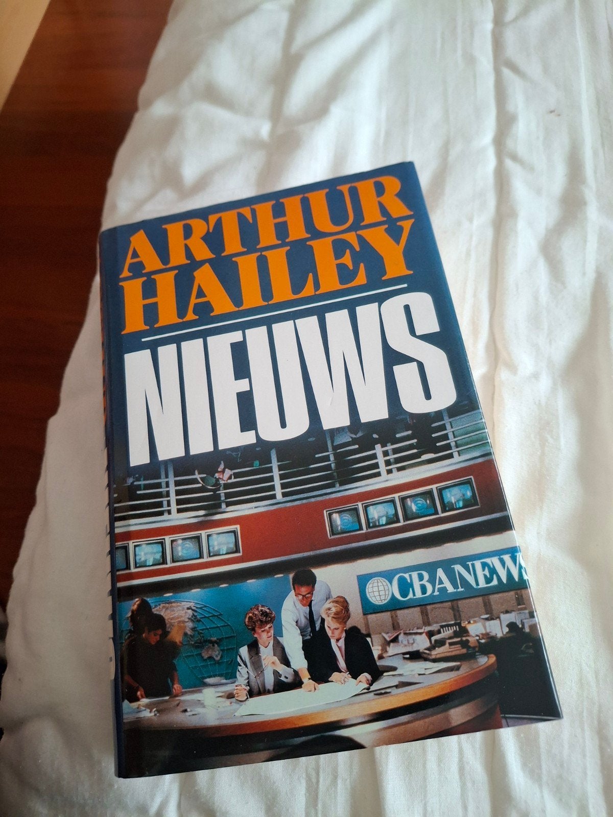 Arthur Hailey - Nieuws (Hardcover, Ophalen of Verzenden, Zo goed als nieuw, Arthur Hailey, Nederland