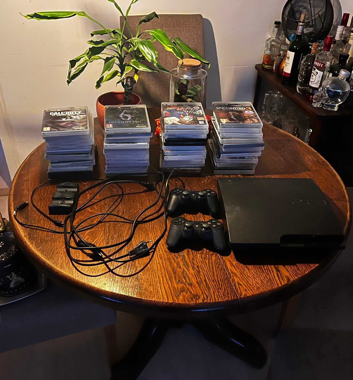 Playstation 3 slim met heel veel spellen, Spelcomputers en Games, Ophalen, Zo goed als nieuw, Met 2 controllers, Slim