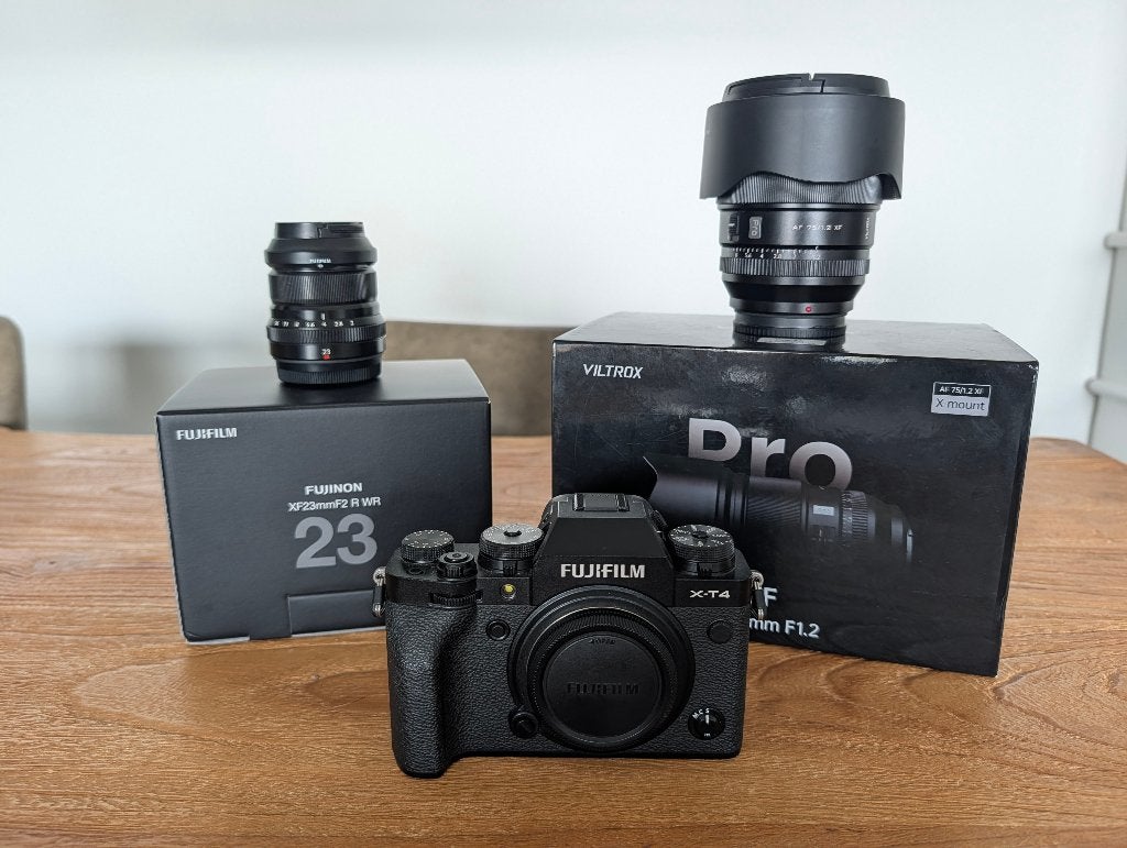 Fujifilm X-T4 + XF 23mm F2 + Viltrox 75mm F1.2 (los of set), Audio, Tv en Foto, Fotocamera's Digitaal, Ophalen of Verzenden, Zo goed als nieuw