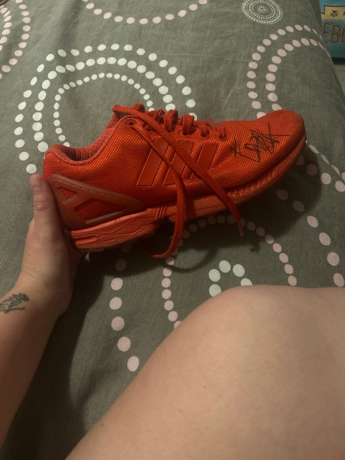 Adidas sneakers met echte Enzo Knol handtekening, Kleding | Heren, Schoenen, Ophalen of Verzenden, Gedragen, Overige kleuren, Sneakers of Gympen