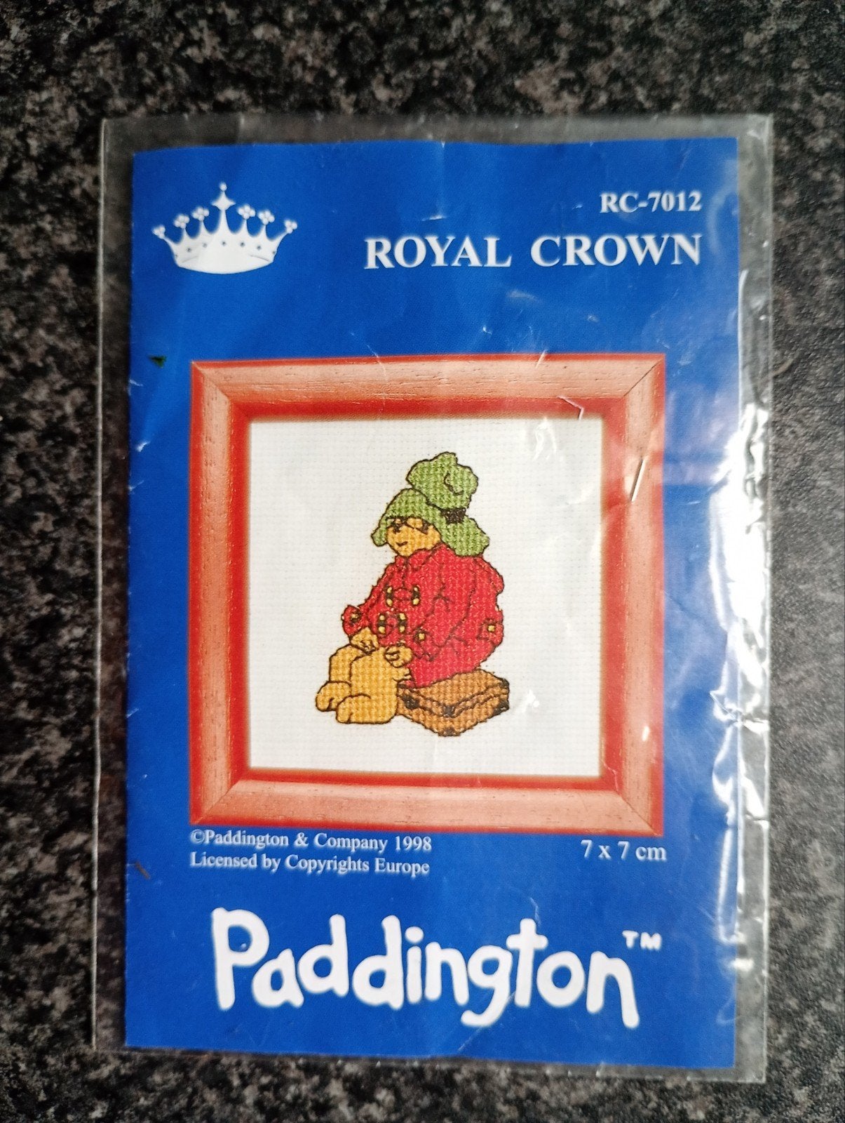Paddington vintage Borduurpakketje - Royal Crown, Hobby en Vrije tijd, Ophalen of Verzenden, Nieuw, Handborduren, Borduurpakket