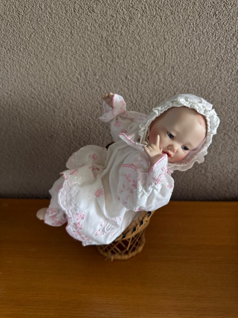Prachtige Vintage Porseleinen Babypop in Doopjurk, Antiek en Kunst, Antiek | Porselein, Ophalen