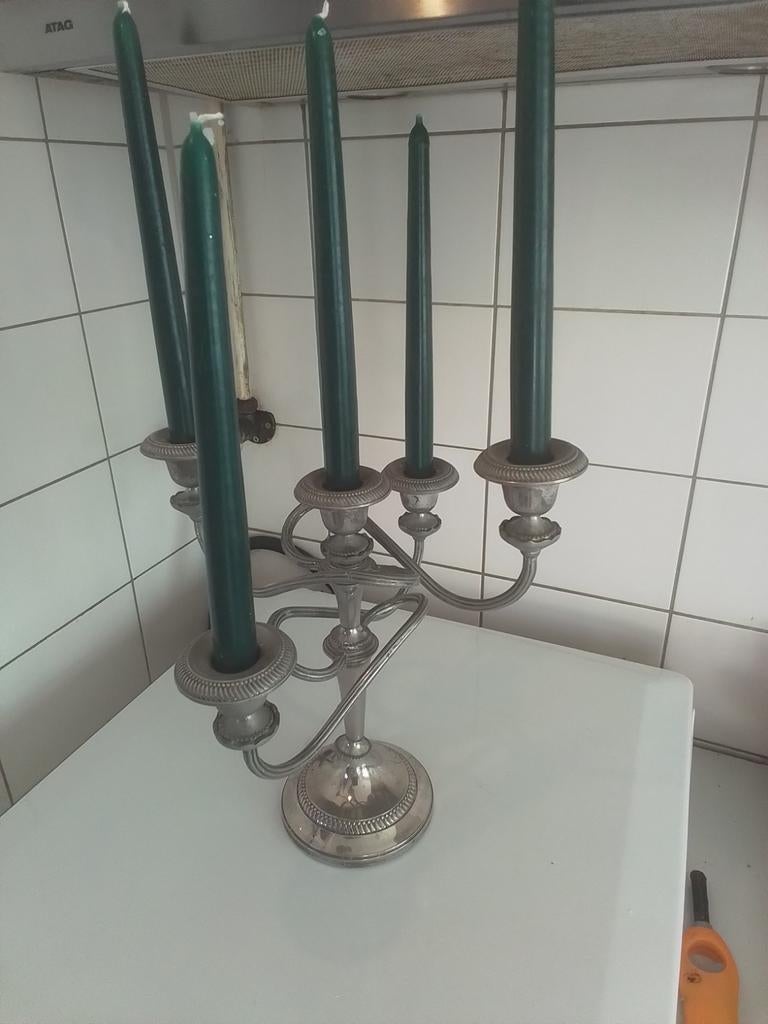 Antieke Engelse verzilverde kandelaar, Antiek en Kunst, Antiek | Kandelaars, Ophalen of Verzenden, Zilver