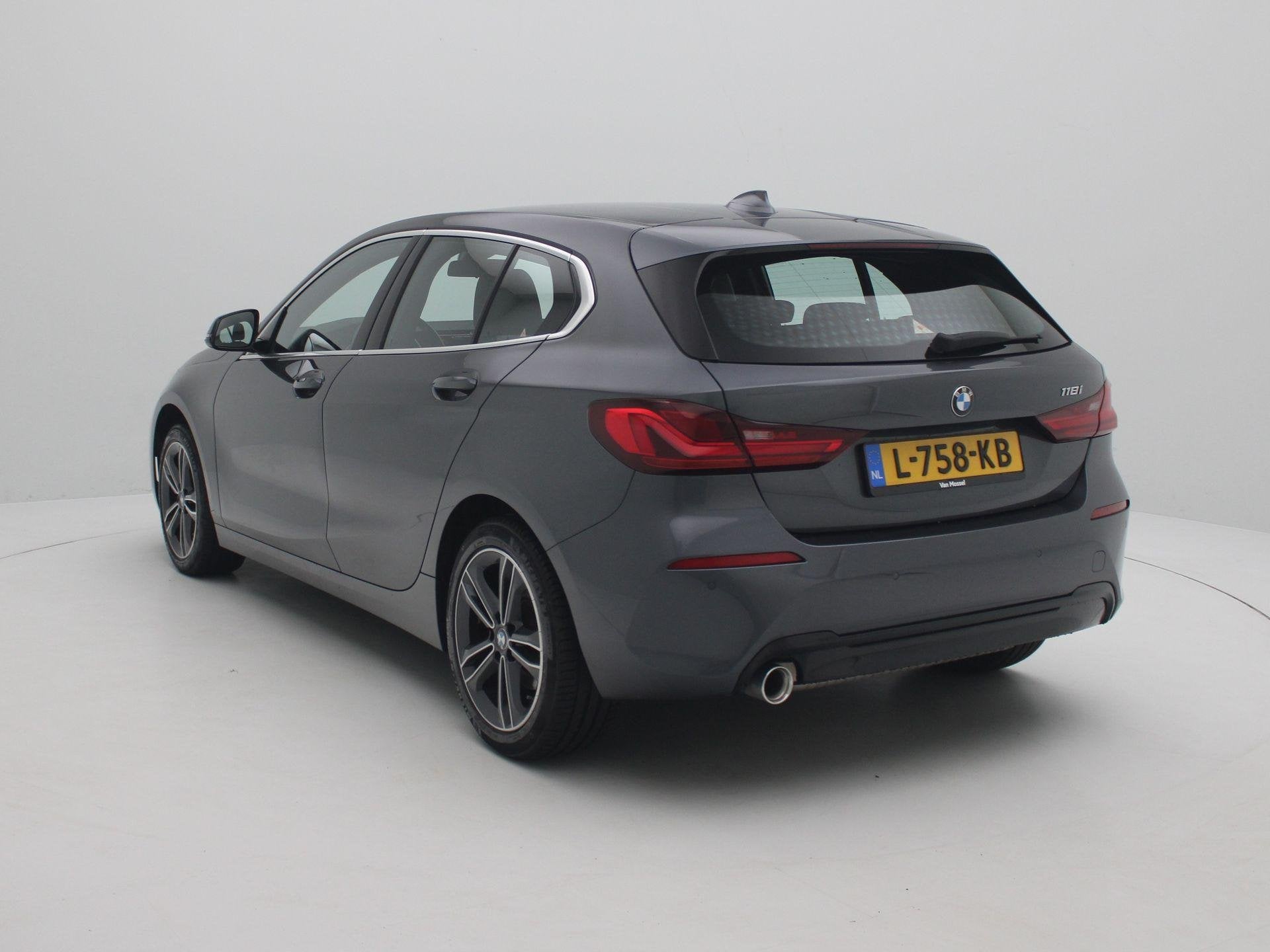 BMW 1-serie 118i Business Edition | Apple carplay & Android, 136 pk, Gebruikt, Leder en Stof, Origineel Nederlands