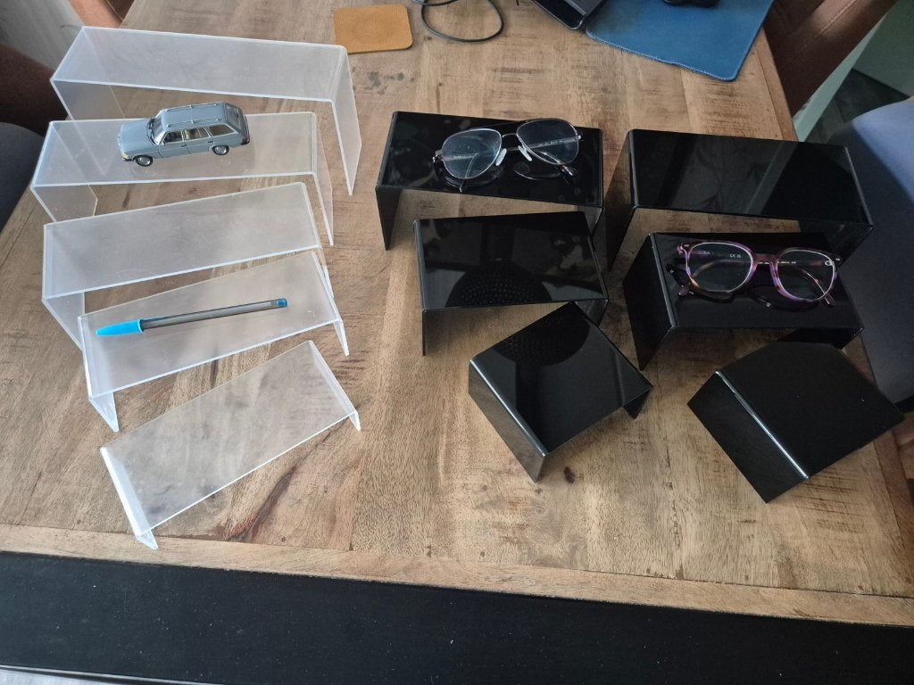 Display etages 3 setjes en diverse plastic bakken, Ophalen, Nieuw, Overige typen