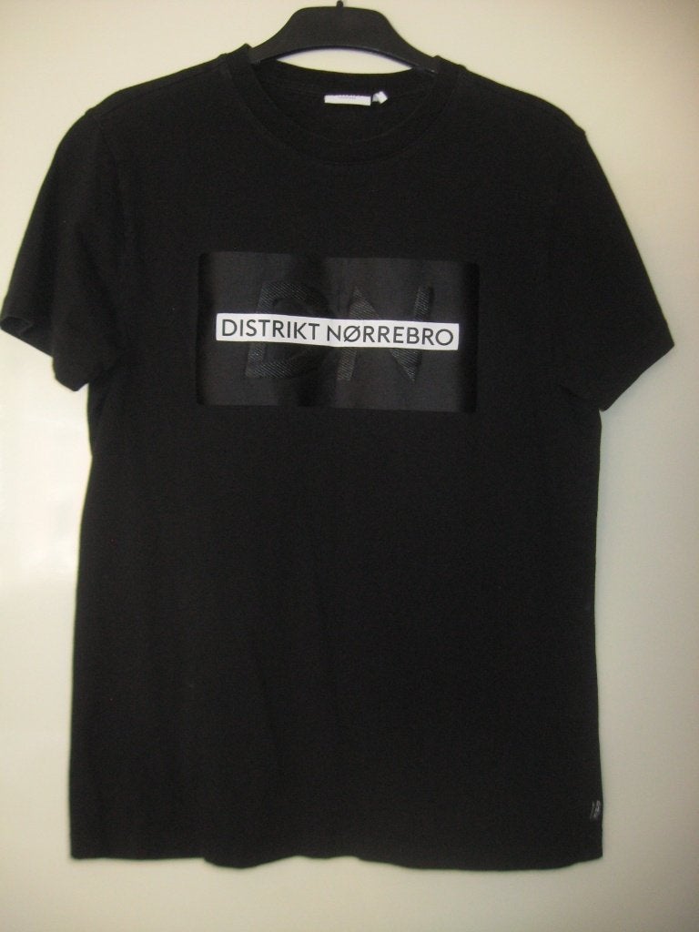 District Norrebro T-shirt maat M 3 x gedragen, Maat 48/50 (M), Zwart, Ophalen of Verzenden, Zo goed als nieuw