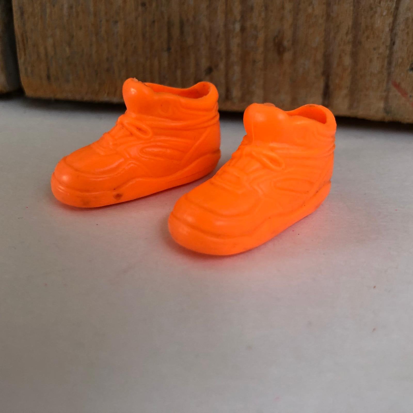 Orqnje sneakers voor Barbie, Ophalen of Verzenden, Zo goed als nieuw, Barbie