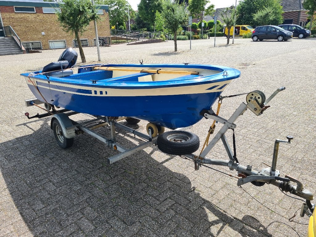 Motorboot, trailer en Mercury 8pk 4-takt motor., Watersport en Boten, Ophalen, Gebruikt, Motor en Techniek