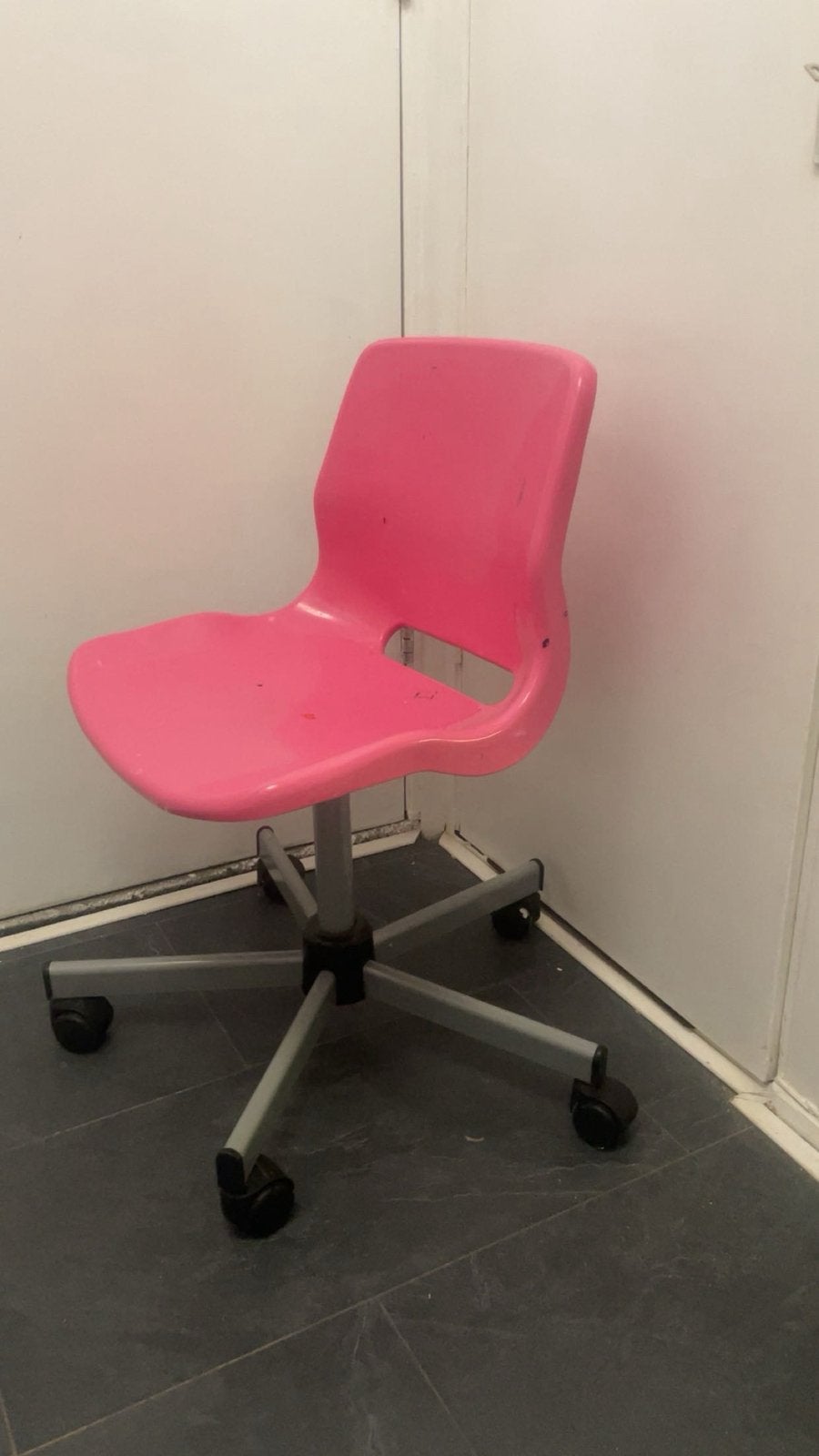 Gratis Roze bureaustoel, Huis en Inrichting, Ophalen, Gebruikt, Eenpersoons, Minder dan 160 cm